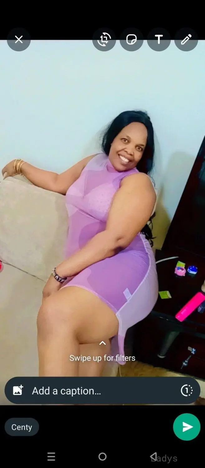 Shalyne, 34 years old Riyadh escort girl with big tits, height 154 sm, Weight  kg