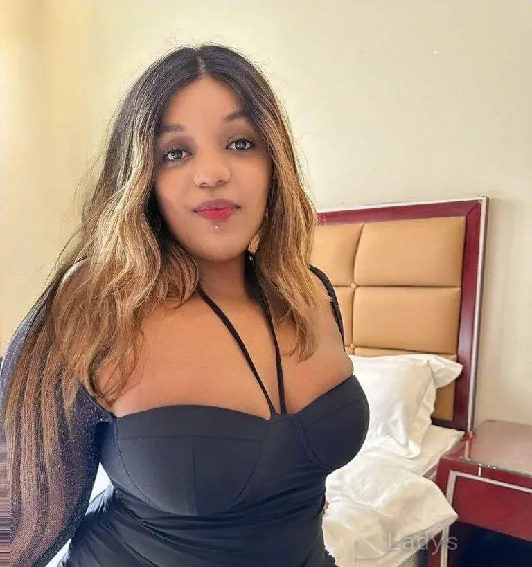 Tasha, 27 years old Riyadh escort girl with big tits, height 170 sm, Weight  kg