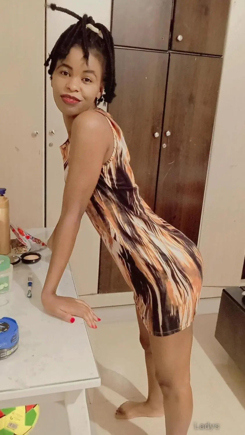Alice, 24 years beautiful nude Riyadh escorts girl, height 157 sm, Weight  kg