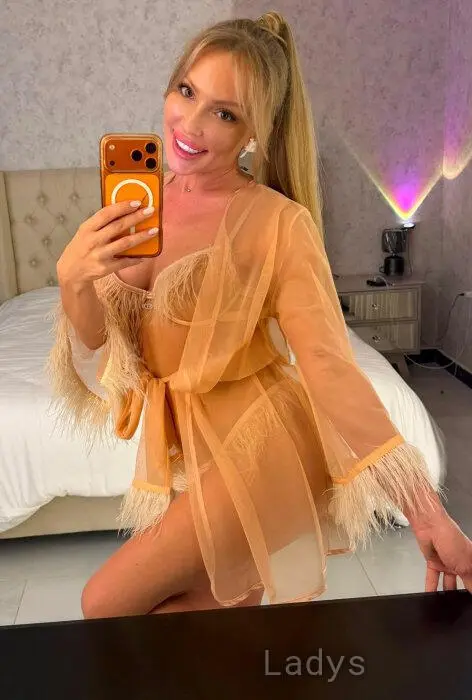 Alina, 25 years beautiful nude Riyadh escorts girl, height 165 sm, Weight 60 kg