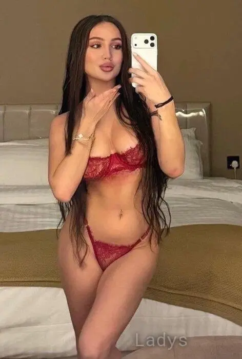 Amelia, 21 years beautiful nude Riyadh escorts girl, height 165 sm, Weight 52 kg