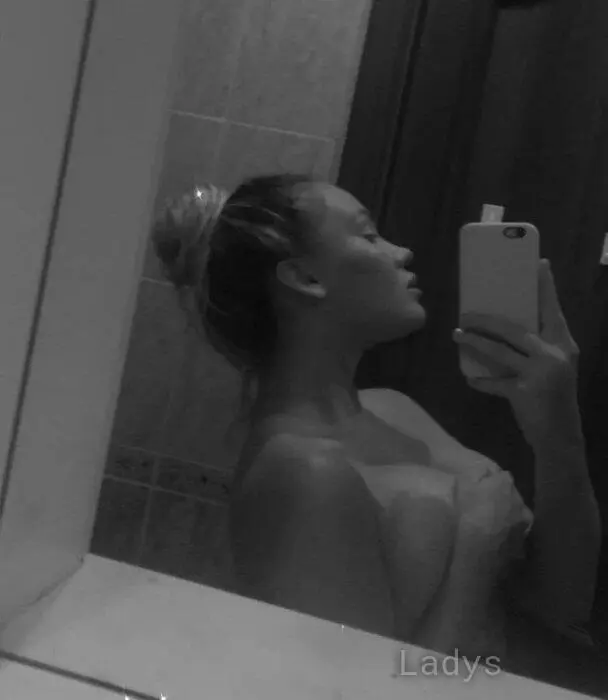 Anjela, 25 years beautiful nude Riyadh escorts girl, height 165 sm, Weight 59 kg