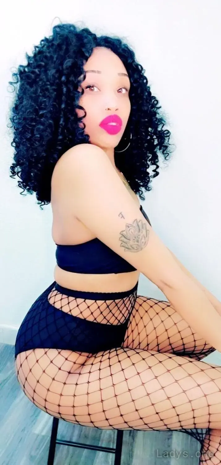 Anny Baby, 27 years beautiful nude Riyadh escorts girl, height 156 sm, Weight 53 kg