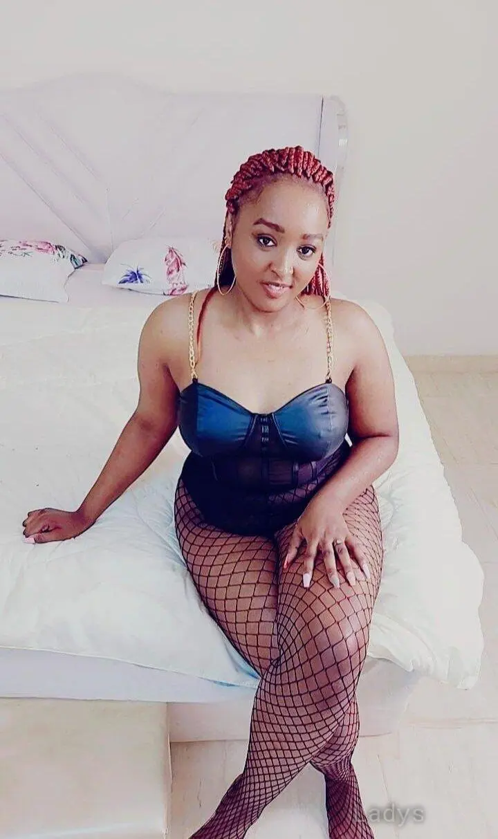Baby, 21 years beautiful nude Riyadh escorts girl, height 152 sm, Weight  kg