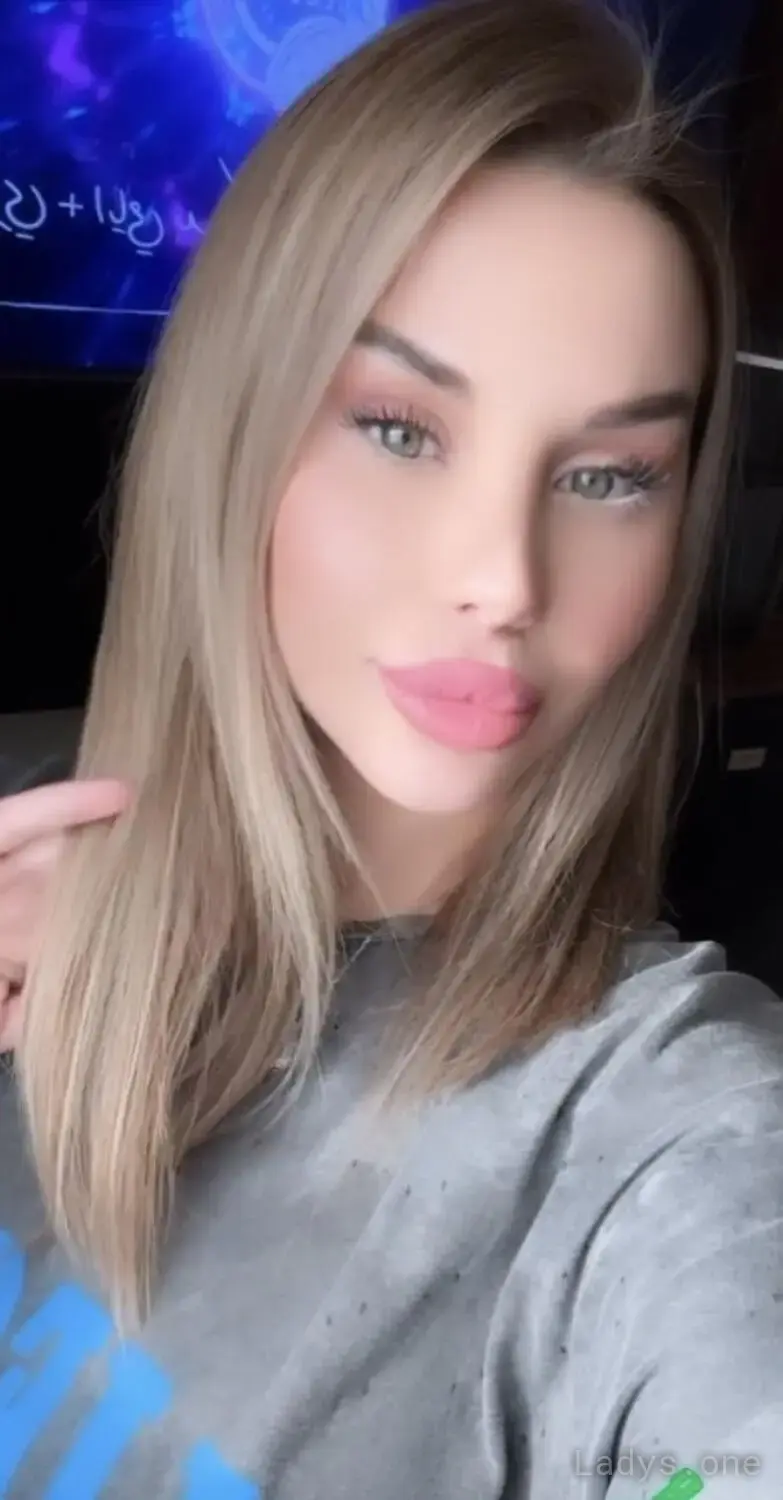 Catrina Sweet, 22 years beautiful nude Riyadh escorts girl, height 157 sm, Weight 52 kg