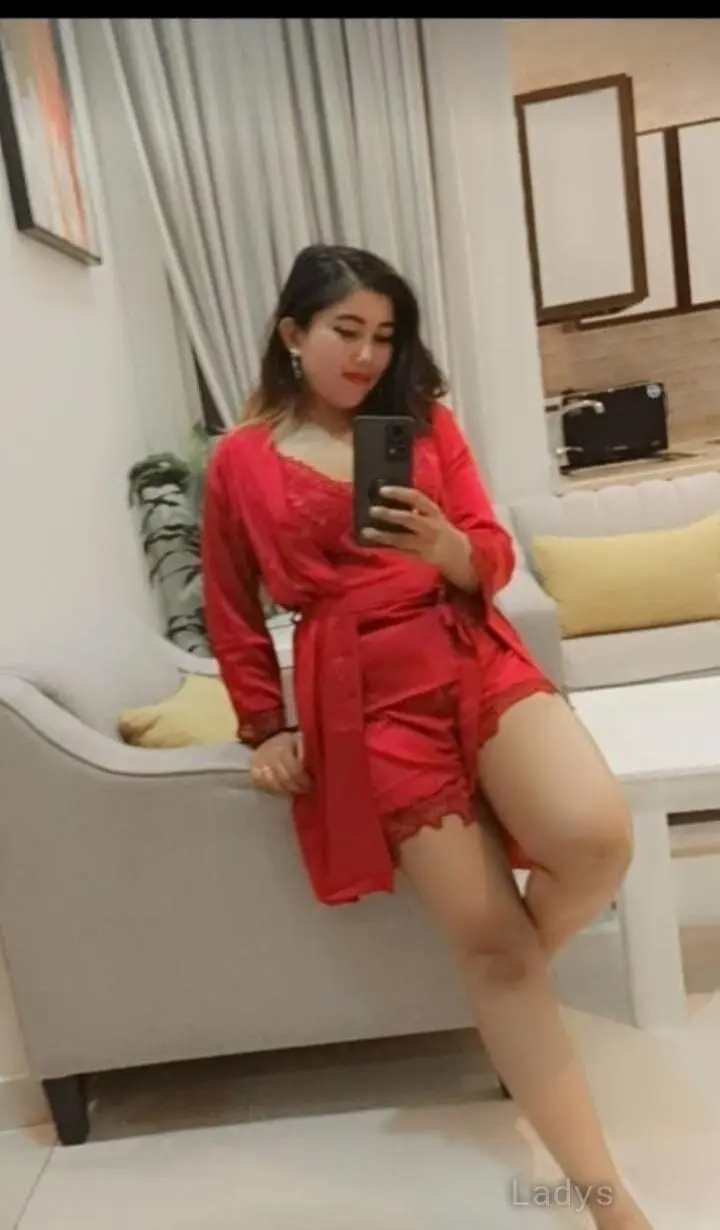 Elsie, 26 years beautiful nude Riyadh escorts girl, height 160 sm, Weight  kg