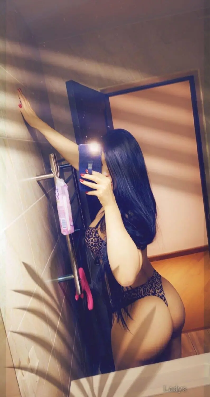 LIYA, 30 years beautiful nude Riyadh escorts girl, height 170 sm, Weight  kg