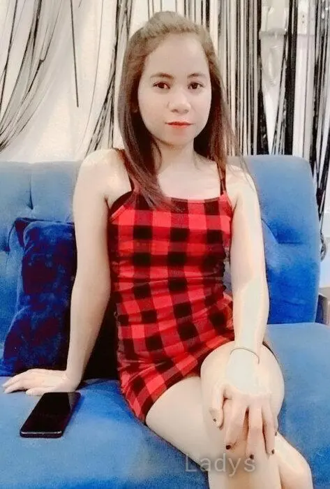 Locy, 24 years beautiful nude Riyadh escorts girl, height 150 sm, Weight 52 kg