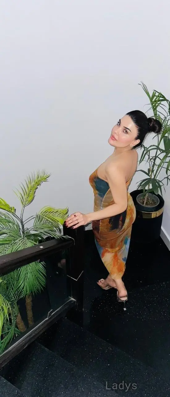 Malka, 23 years beautiful nude Riyadh escorts girl, height 154 sm, Weight kg