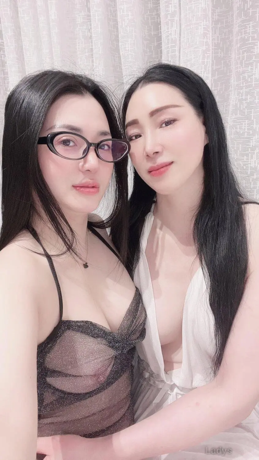 Marie, 24 years beautiful nude Riyadh escorts girl, height 170 sm, Weight  kg