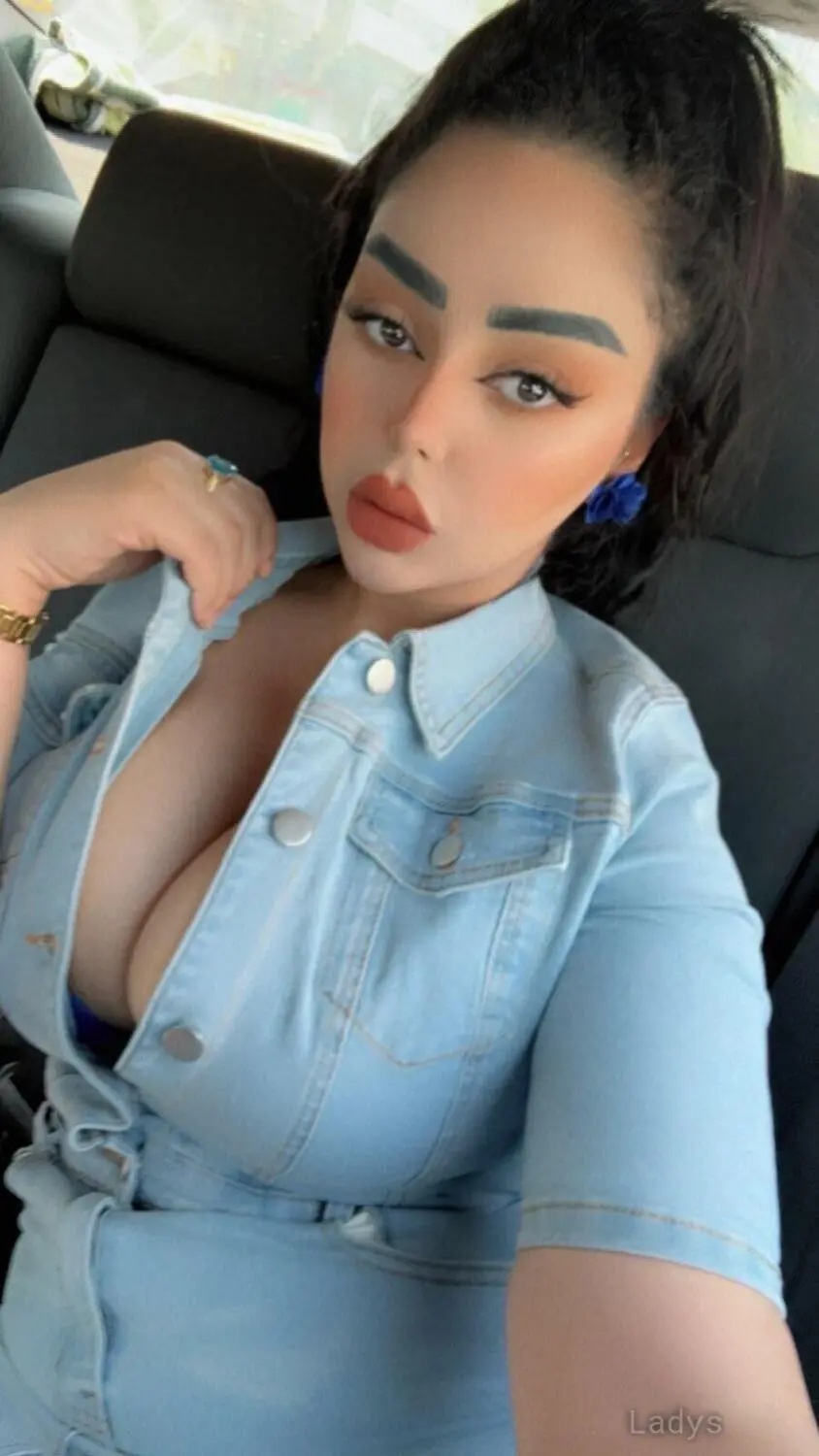 Mira, 23 years beautiful nude Riyadh escorts girl, height 168 sm, Weight kg