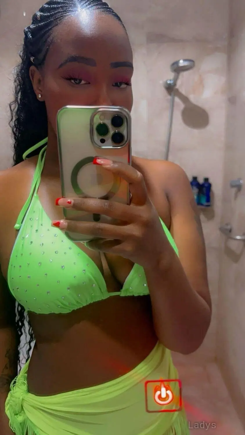 Monifa, 22 years beautiful nude Riyadh escorts girl, height 155 sm, Weight  kg
