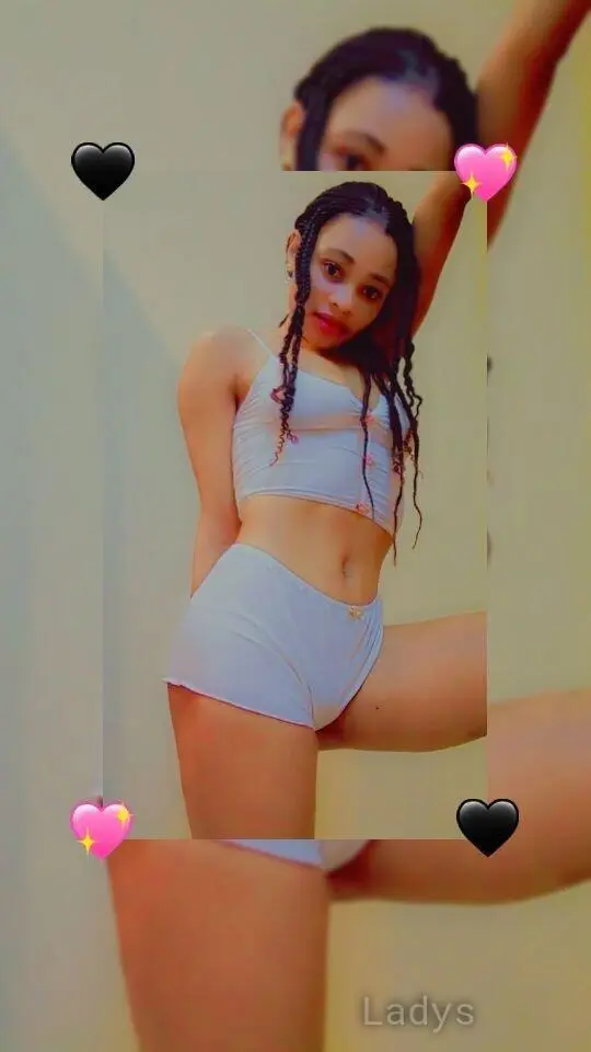 Queen, 23 years beautiful nude Riyadh escorts girl, height 149 sm, Weight  kg