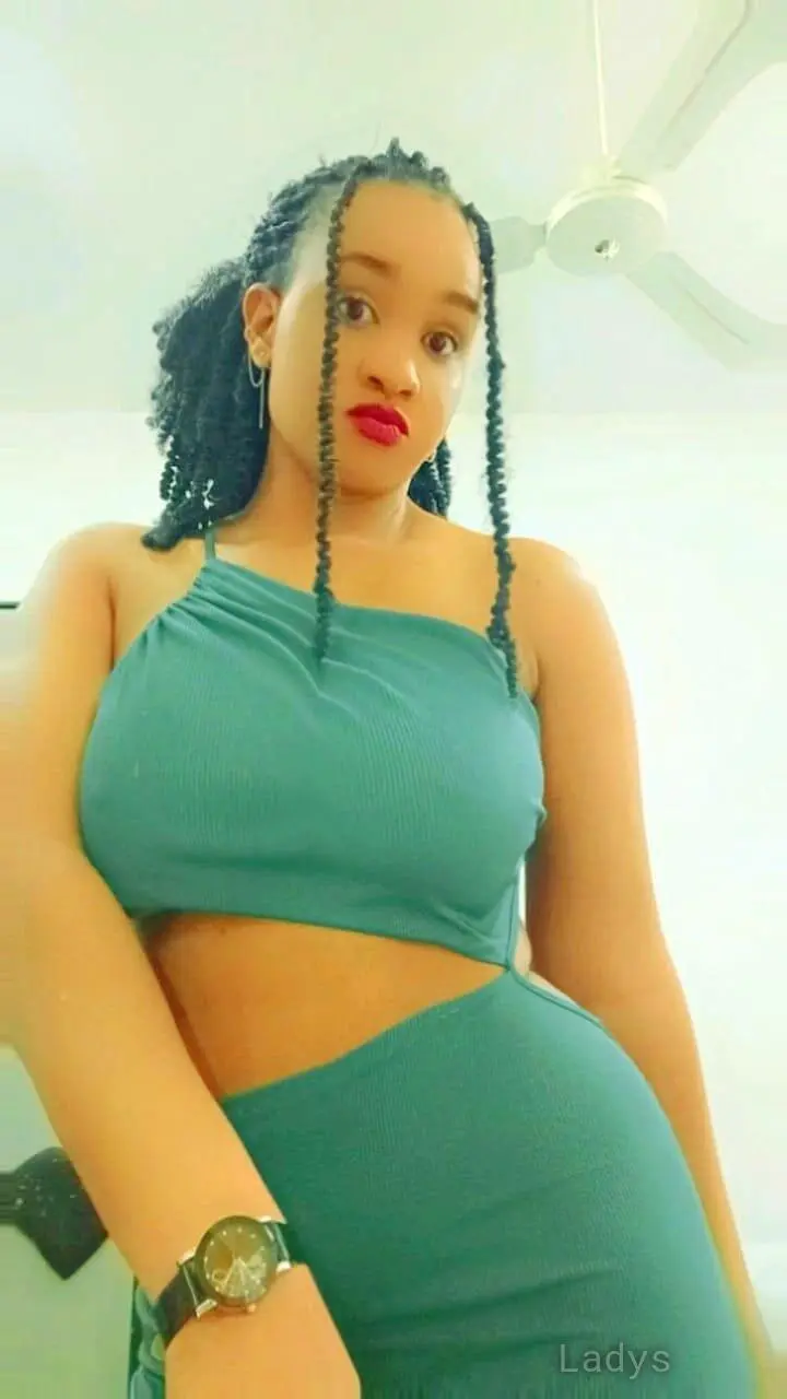 Rawan, 25 years beautiful nude Riyadh escorts girl, height 175 sm, Weight kg