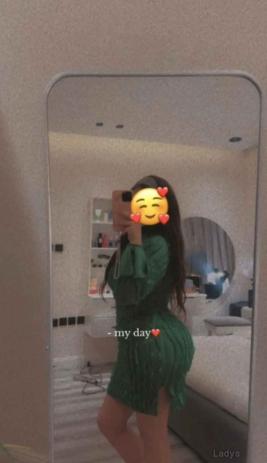 Riley, 23 years beautiful nude Riyadh escorts girl, height 163 sm, Weight  kg