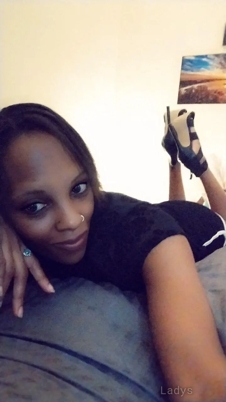 Shilah, 25 years beautiful nude Riyadh escorts girl, height 160 sm, Weight kg