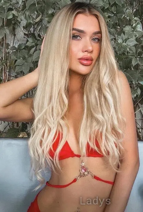 Tanya, 24 years beautiful nude Riyadh escorts girl, height 166 sm, Weight 54 kg