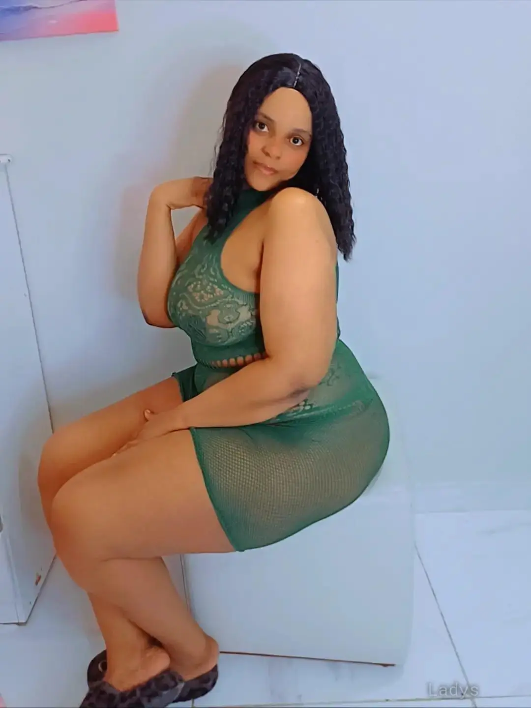 Tasha, 28 years beautiful nude Riyadh escorts girl, height 165 sm, Weight  kg