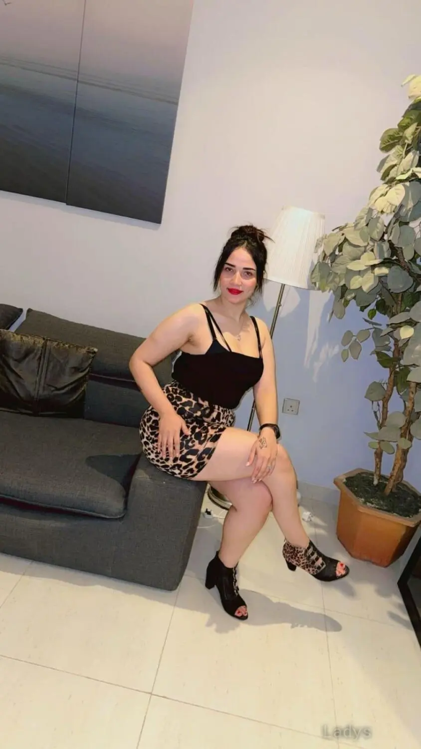 Tee's, 28 years beautiful nude Riyadh escorts girl, height 160 sm, Weight  kg