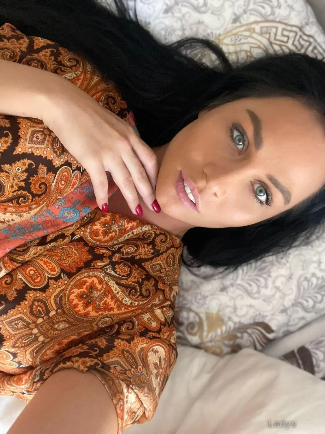 Vikki, 22 years beautiful nude Riyadh escorts girl, height 170 sm, Weight  kg