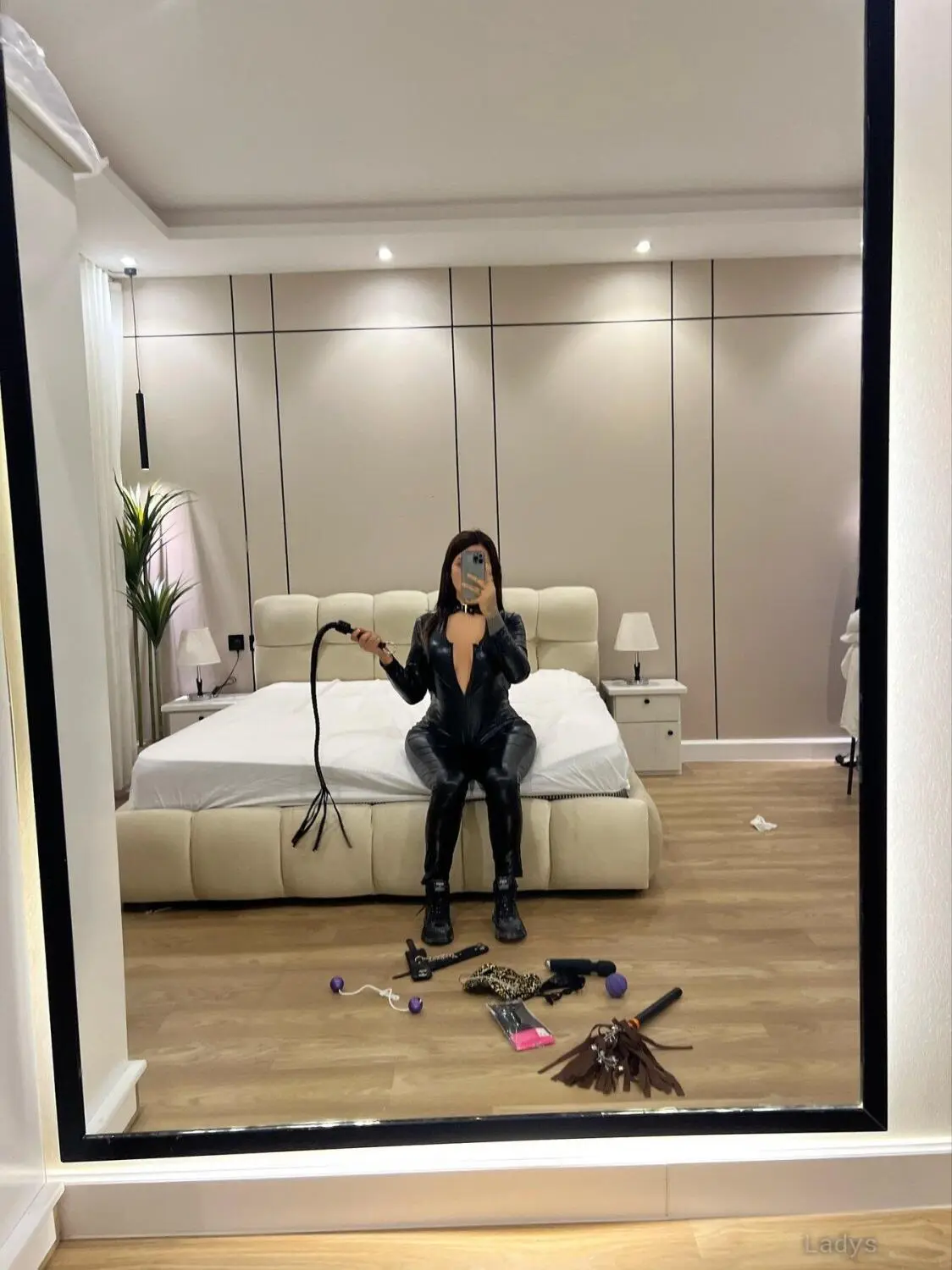 Mahi, 24 years sexy toples Riyadh scorts girl, height 164 sm, Weight kg