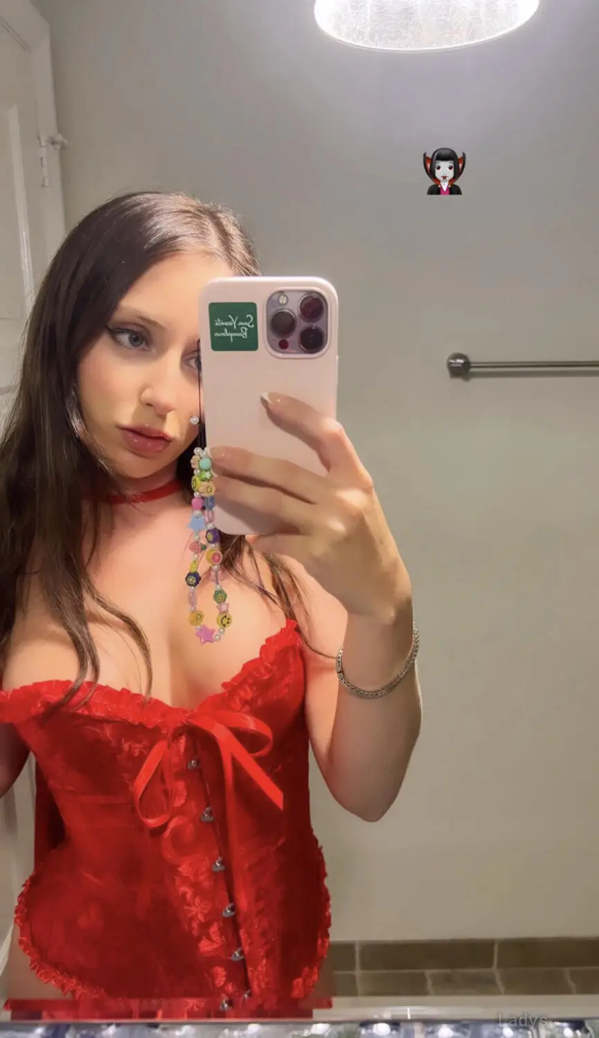 Cheryl Woods, 26 years beautiful nude Rochester escorts girl, height 155 sm, Weight 39 kg