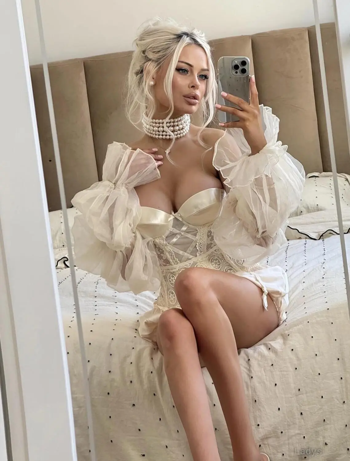 Juliana, 26 years beautiful nude Roma escorts girl, height 168 sm, Weight 53 kg