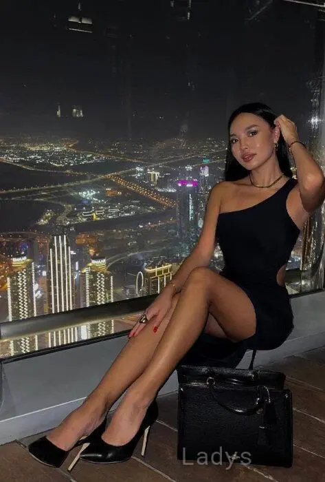 Luna, 24 years beautiful nude Roma escorts girl, height 170 sm, Weight 56 kg