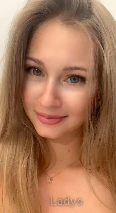 Hélène, 27 years beautiful nude Saarbrücken escorts girl, height 167 sm, Weight 51 kg