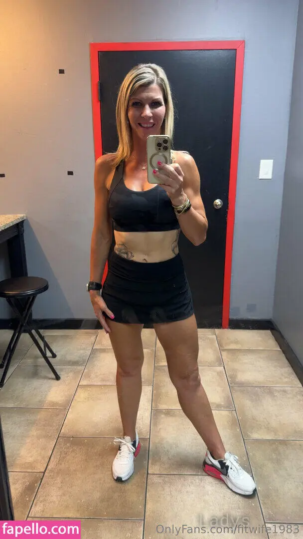 Fitwife1983, 51 years beautiful nude Sacramento escorts girl, height 157 sm, Weight 58 kg