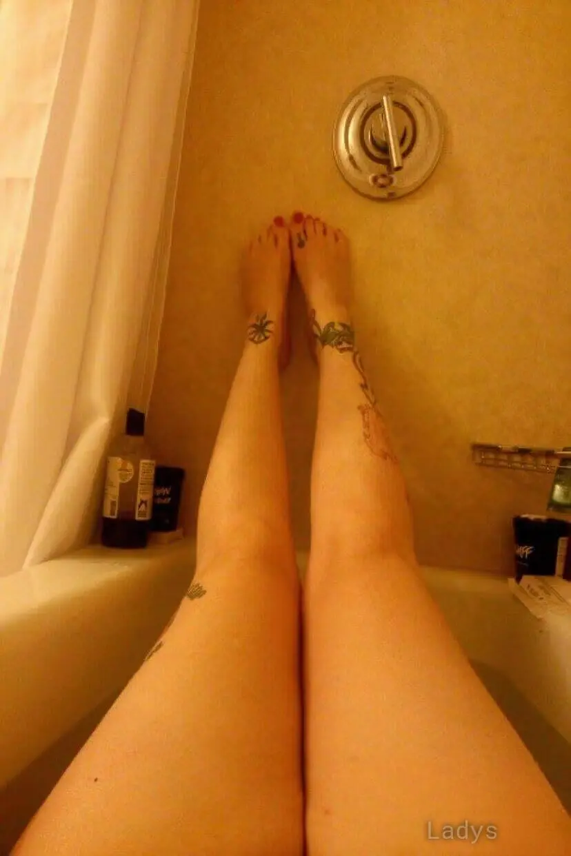 Goddess Jenna, 40 years beautiful nude Sacramento escorts girl, height 171 sm, Weight 81 kg