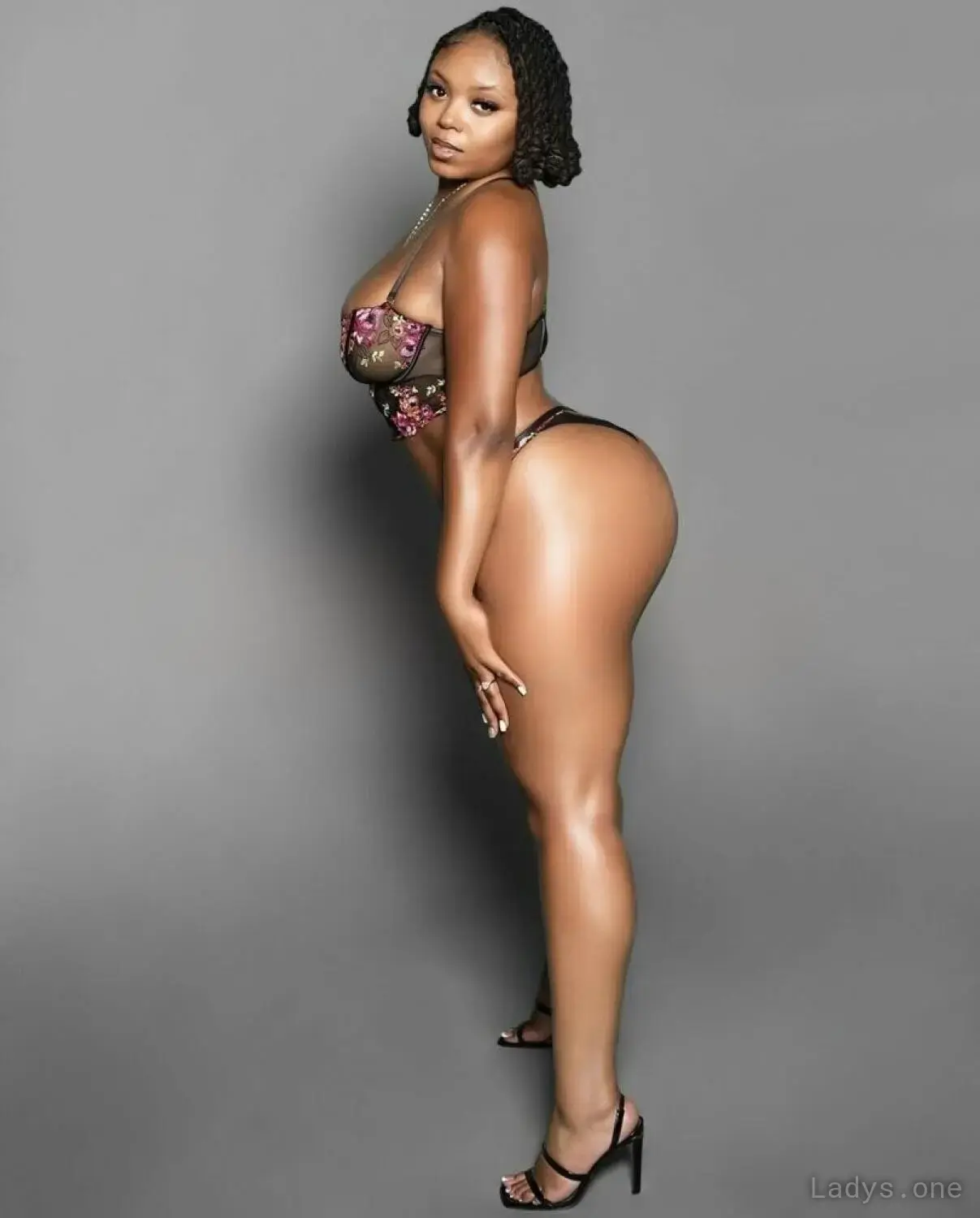 GRACE GOLD, 25 years beautiful nude Sacramento escorts girl, height 162 sm, Weight 68 kg