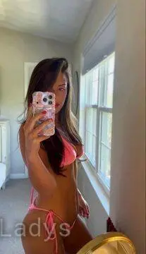 Itskourtneywithakay, 33 years beautiful nude Sacramento escorts girl, height 165 sm, Weight 58 kg