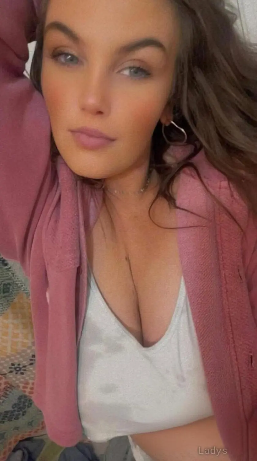 Kenna, 30 years beautiful nude Sacramento escorts girl, height 165 sm, Weight 53 kg