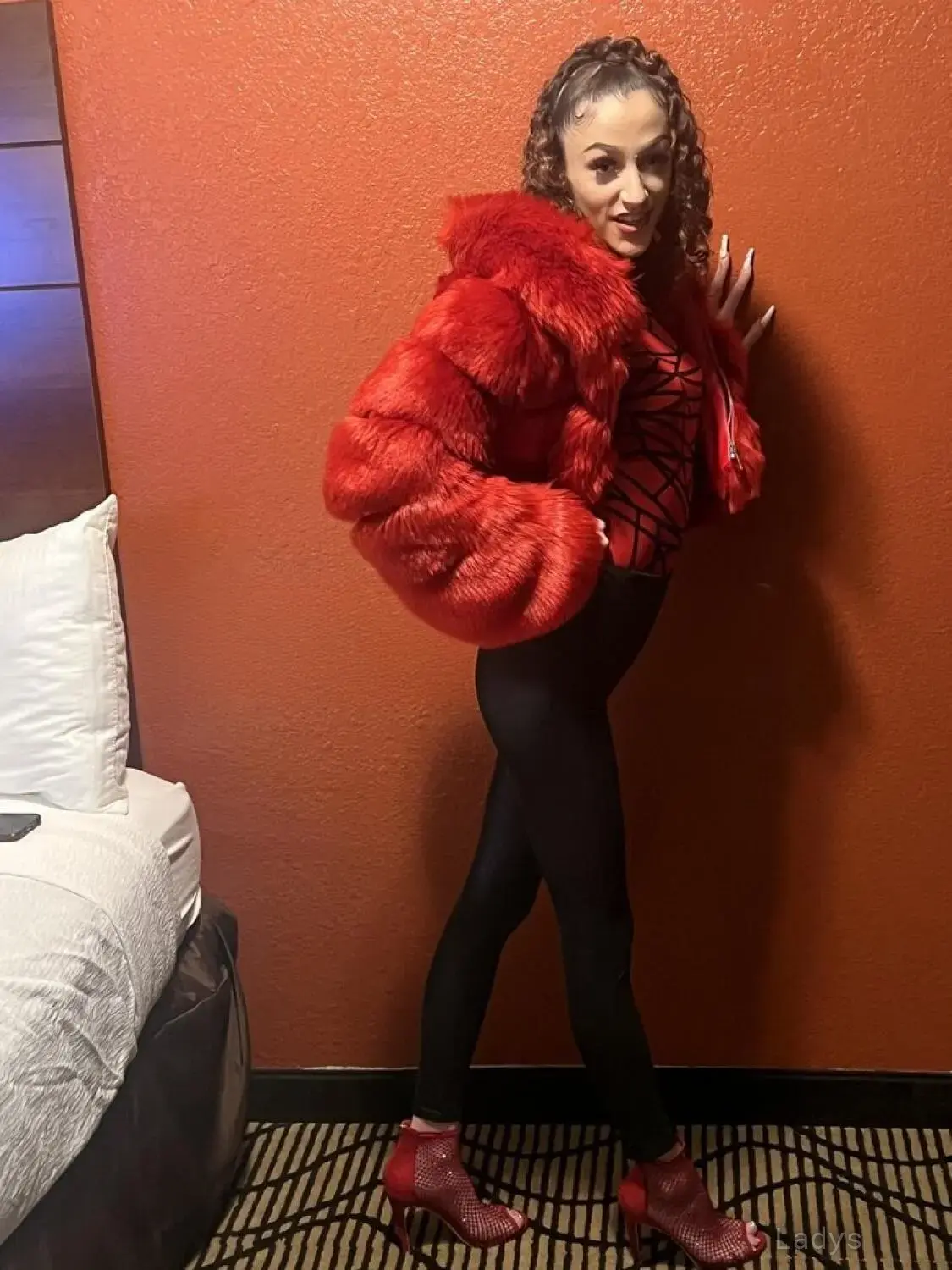 KRISTEN GIVENCHY, 22 years beautiful nude Sacramento escorts girl, height 134 sm, Weight 46 kg