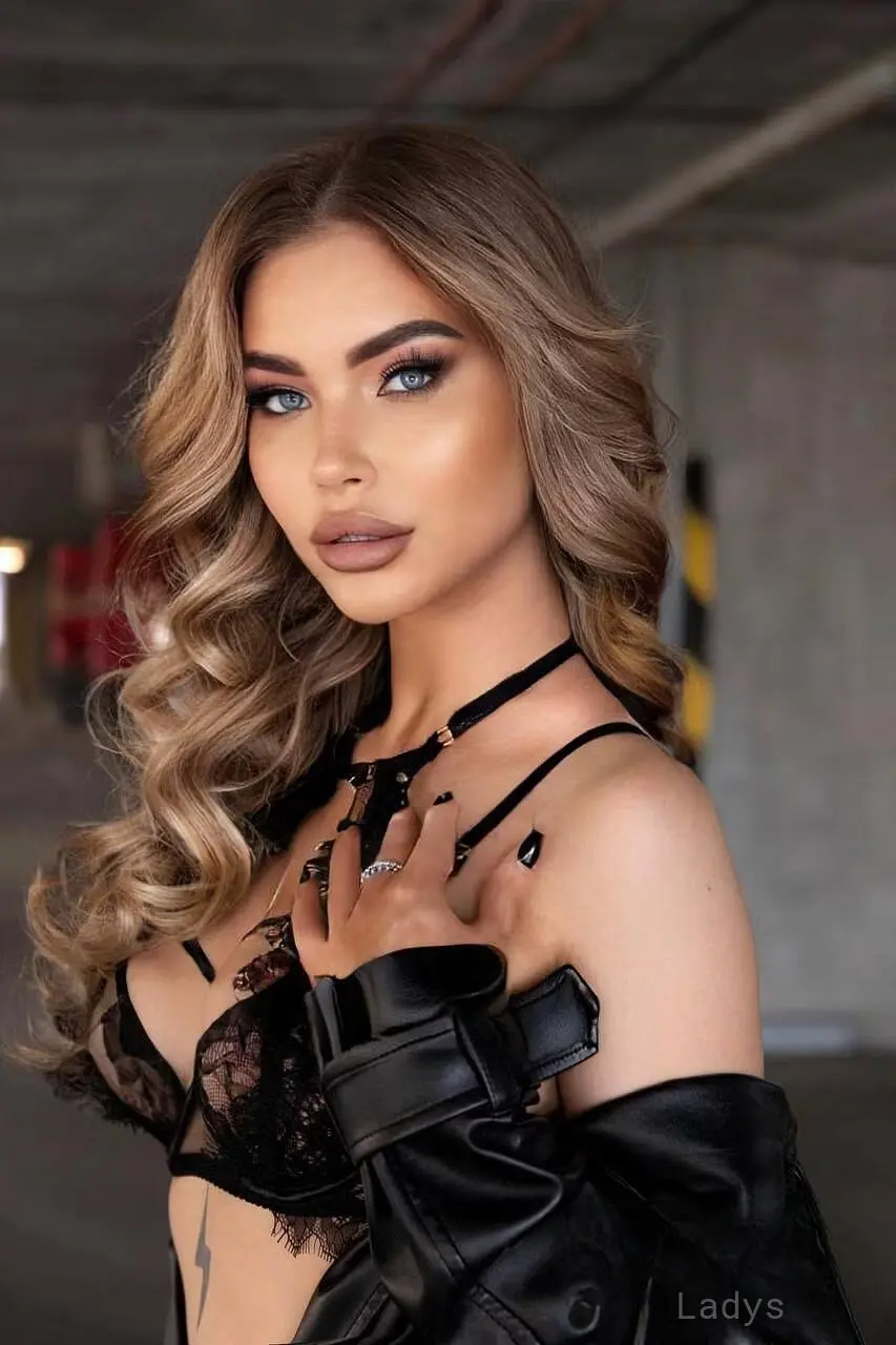 Lamina, 20 years beautiful nude Sacramento escorts girl, height 169 sm, Weight 49 kg