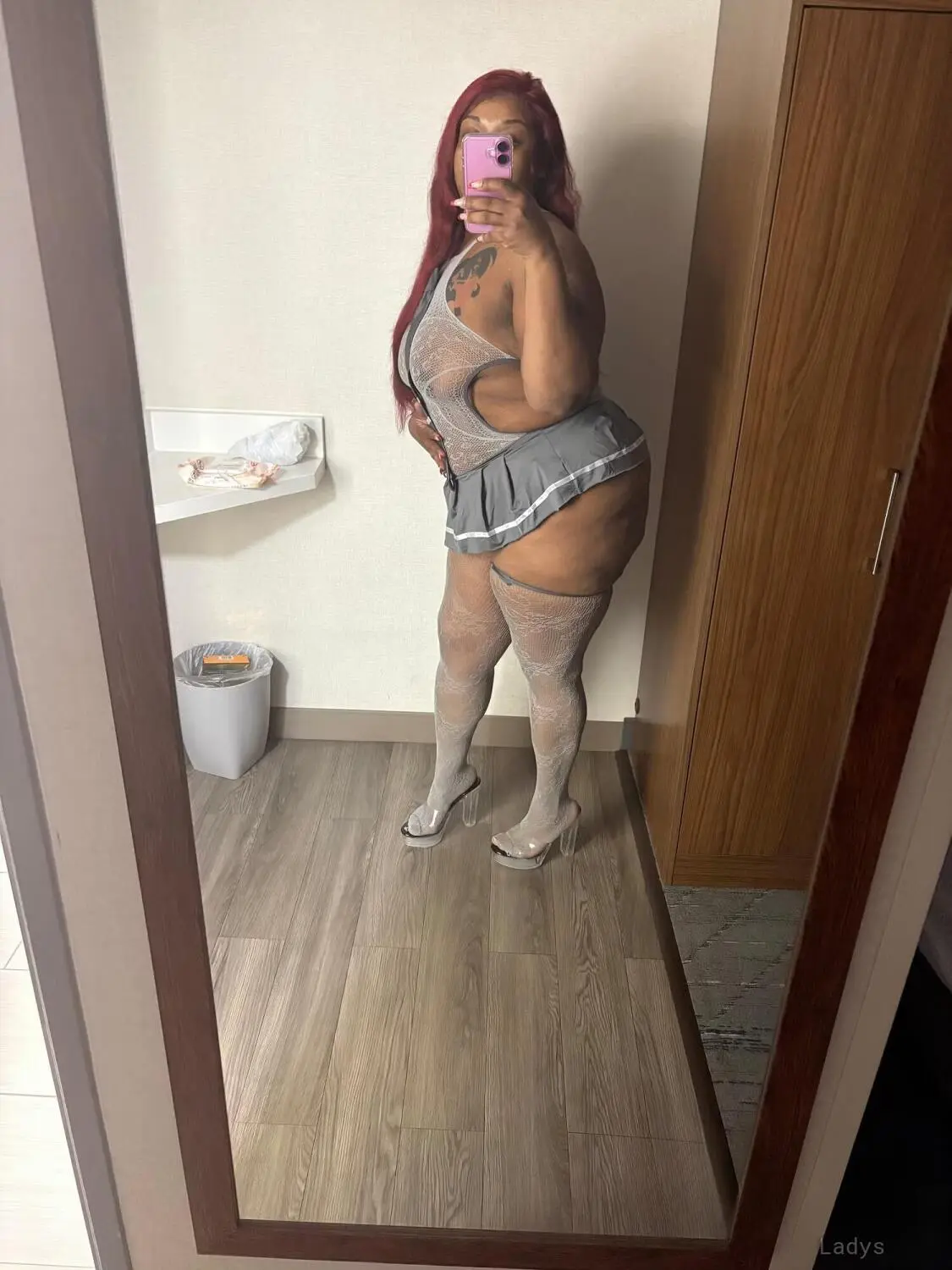 Pretti Kiitty, 20 years beautiful nude Sacramento escorts girl, height 165 sm, Weight 96 kg