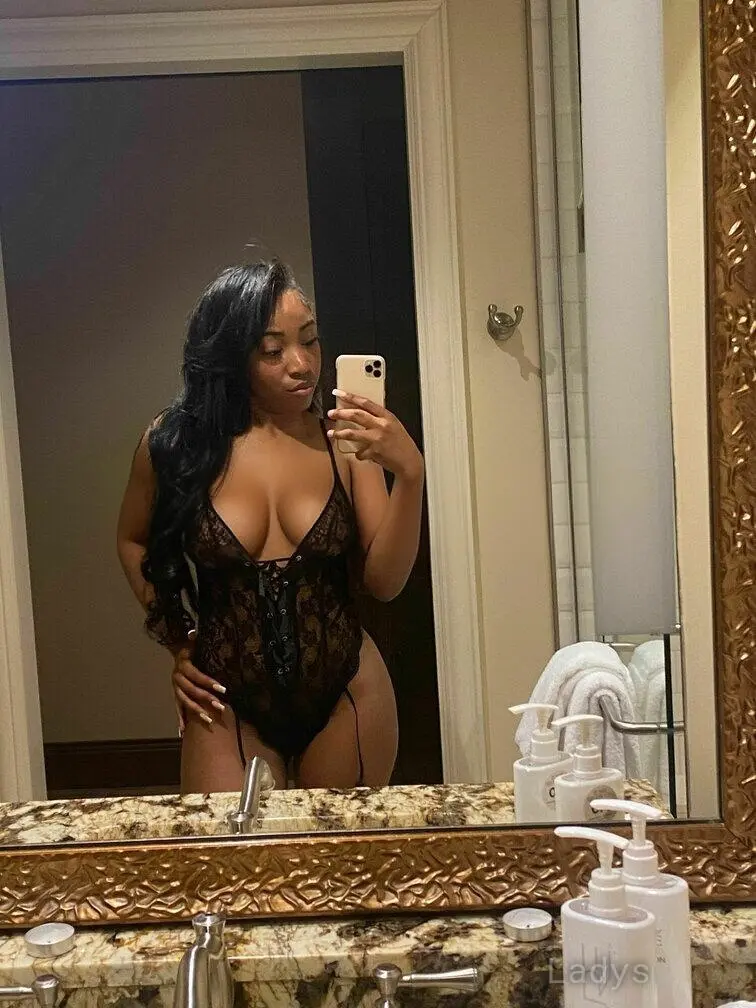 Rose, 22 years beautiful nude Sacramento escorts girl, height 159 sm, Weight 61 kg