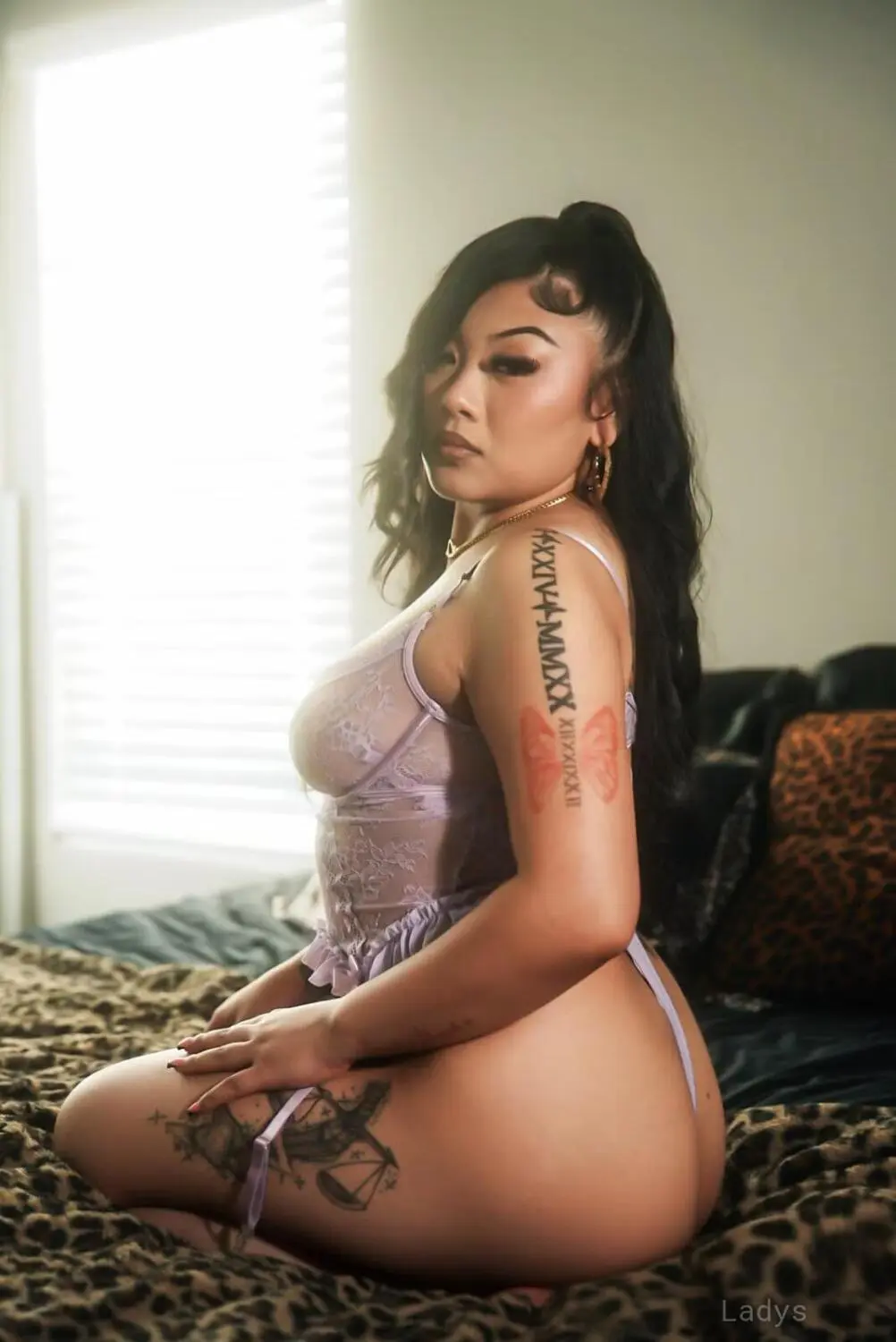 Rose, 20 years beautiful nude Sacramento escorts girl, height 156 sm, Weight 67 kg