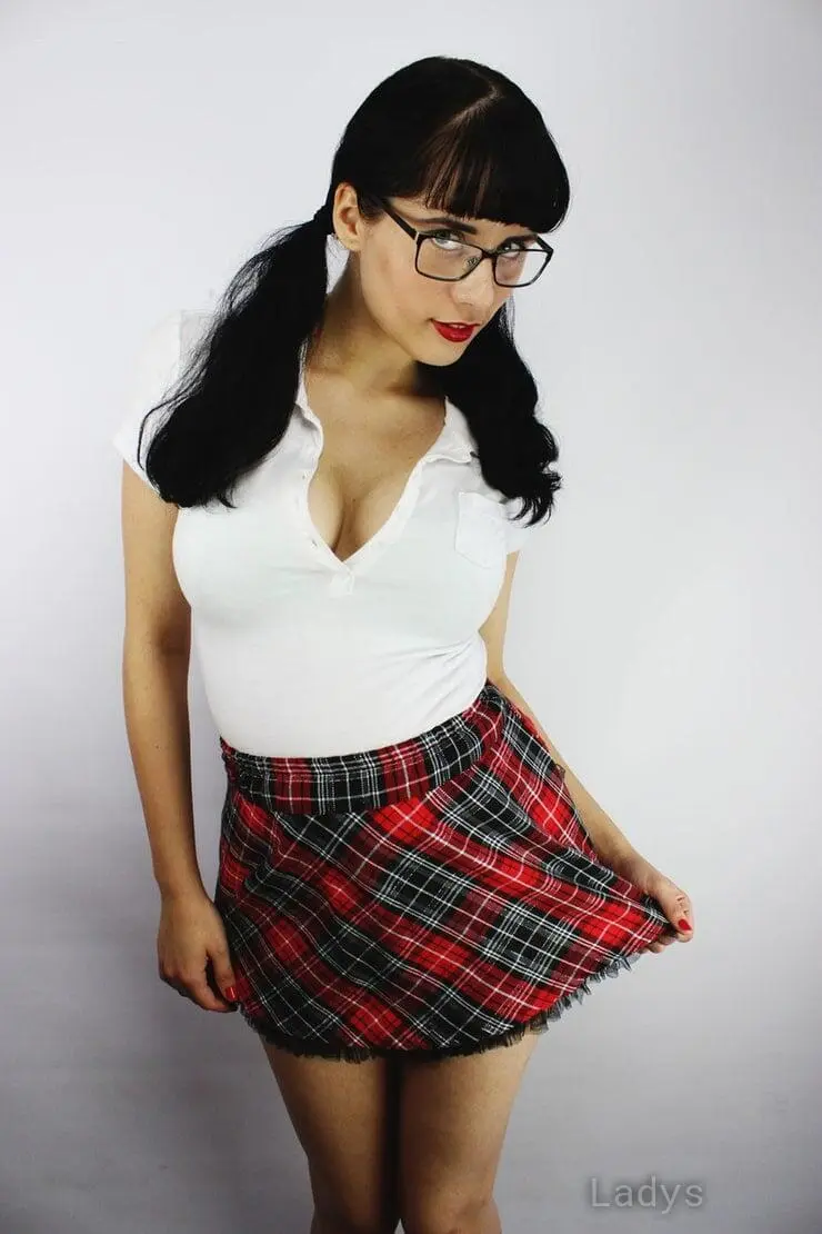 Saffron Bacchus, 26 years beautiful nude Sacramento escorts girl, height 170 sm, Weight 57 kg