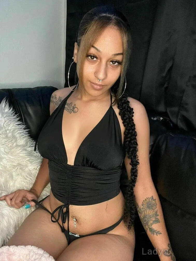 Yasmine Dior, 26 years beautiful nude Sacramento escorts girl, height 165 sm, Weight 52 kg