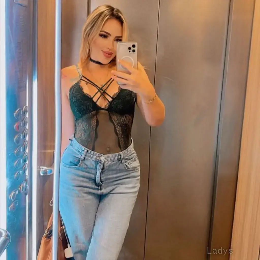 SAMANTHA, 27 years beautiful nude Saint Julian escorts girl, height 167 sm, Weight 65 kg