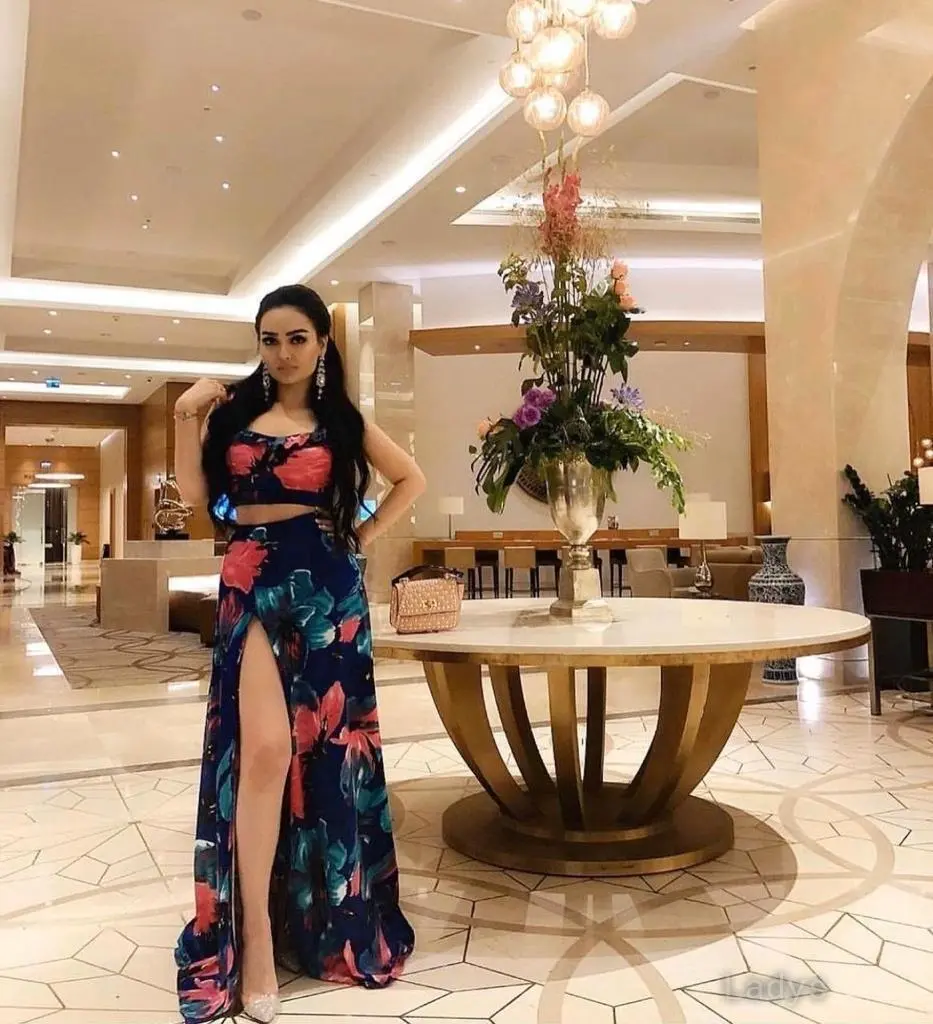 Jerry, 26 years old Salalah escort girl with big tits, height 166 sm, Weight  kg