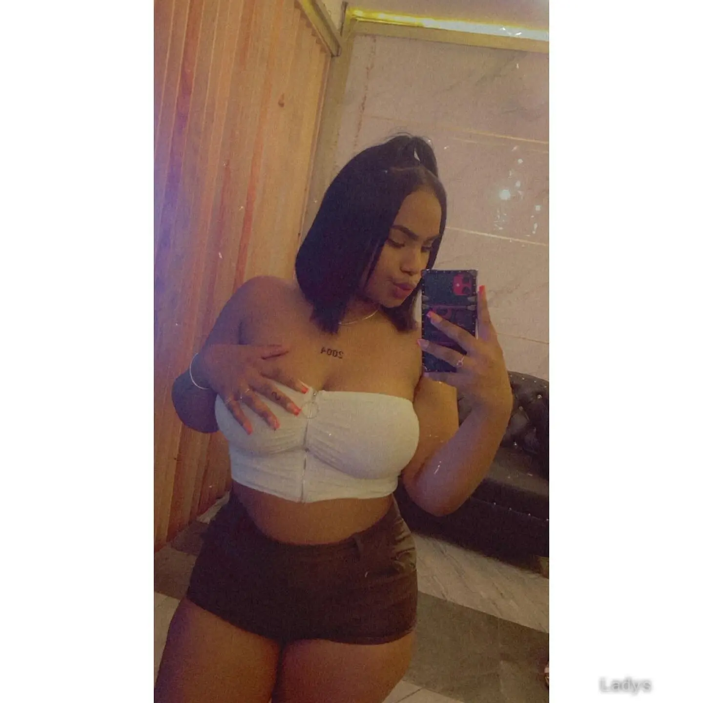Lucy, 24 years old Salalah escort girl with big tits, height 163 sm, Weight kg
