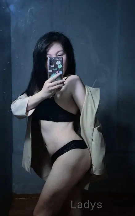 Anna, 21 years beautiful nude Salalah escorts girl, height 165 sm, Weight 56 kg