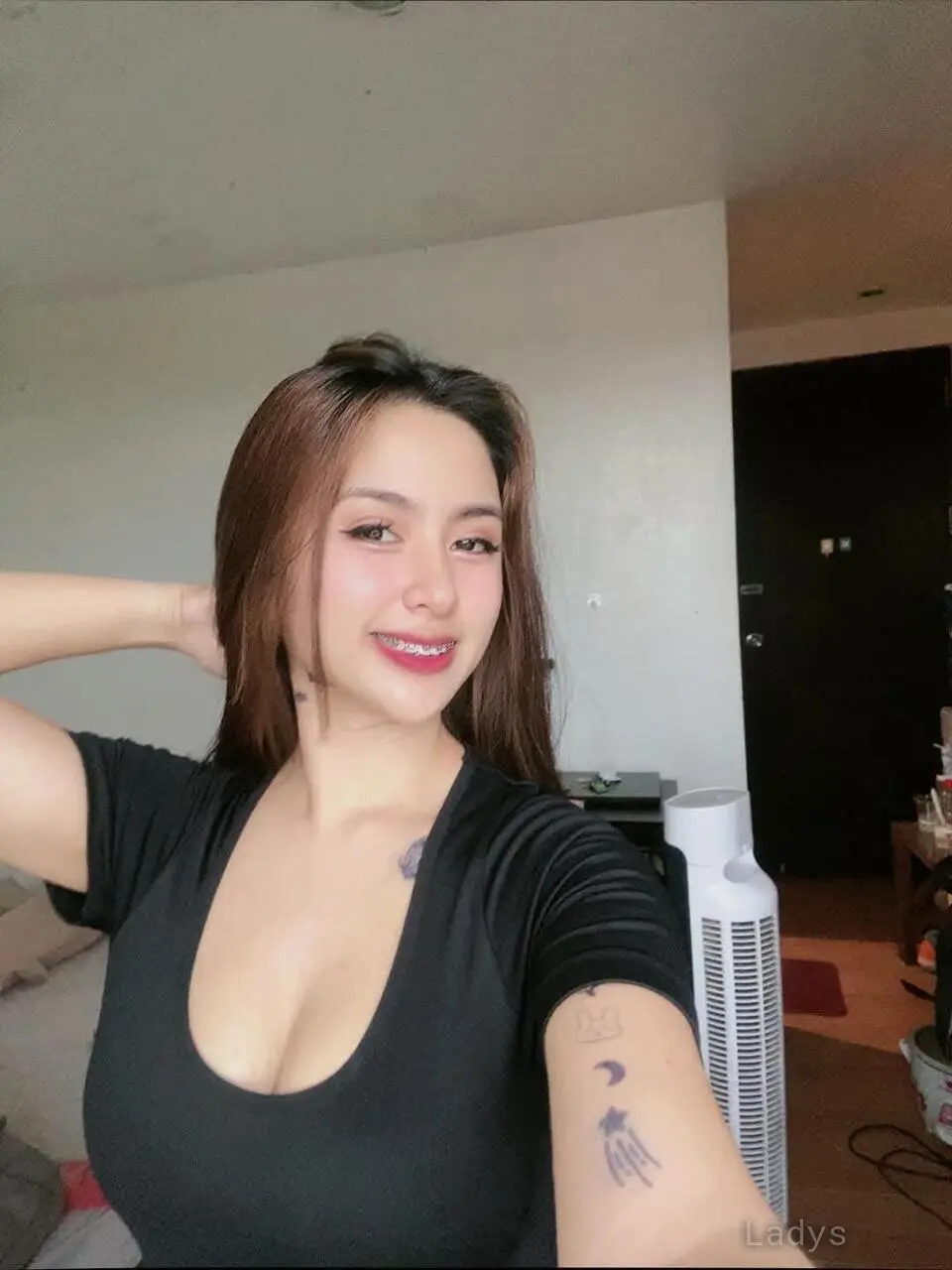 Kirix, 22 years beautiful nude Salalah escorts girl, height 160 sm, Weight kg