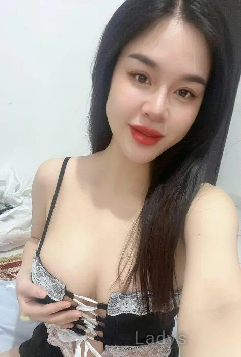 Sandy, 22 years beautiful nude Salmiya escorts girl, height 160 sm, Weight 48 kg