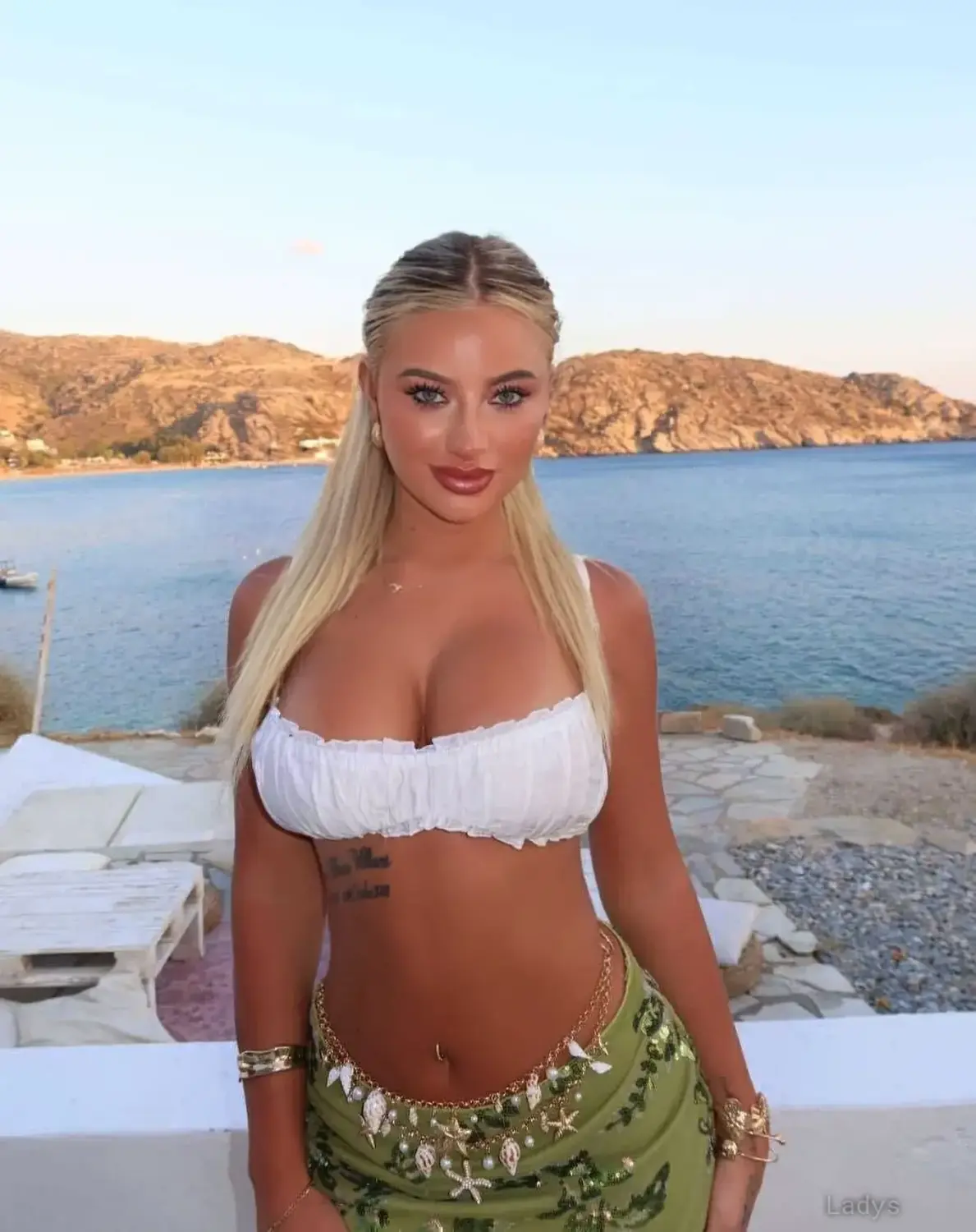Aussieblondie, 27 years old San Antonio escort girl with big tits, height 158 sm, Weight 59 kg