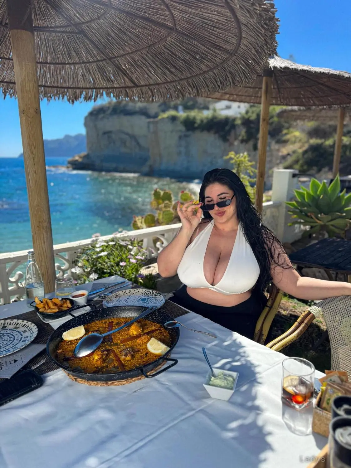 Natalia Lozano, 30 years old San Antonio escort girl with big tits, height 165 sm, Weight 93 kg