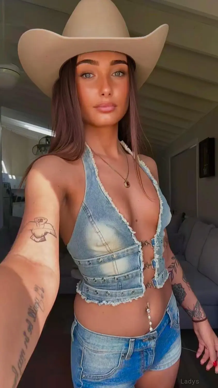 Shelby Lucisano, 31 years old San Antonio escort girl with big tits, height 158 sm, Weight 55 kg